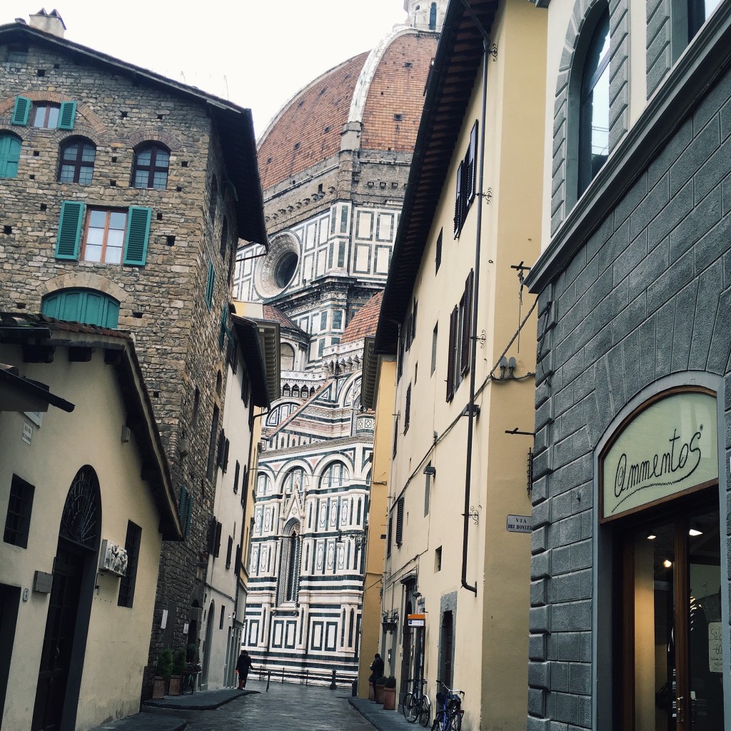 A glimpse of the famous Duomo in Florence, the Santa Maria del Fiore church. 