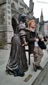 Molly Malone statue