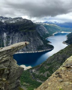 Hiking Trolltunga