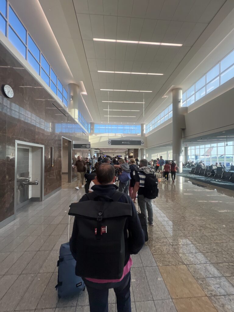 picture of the boarding line at the atlanta airport