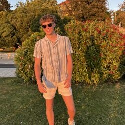 Kayaks, Clear Water, and My First Exam in Dubrovnik – Amazing!